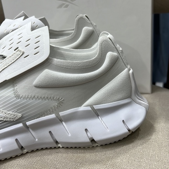 Maison Margiela x Reebok Zig 3-D Memory Of GW5008 White Sneakers - Picture 6 of 12